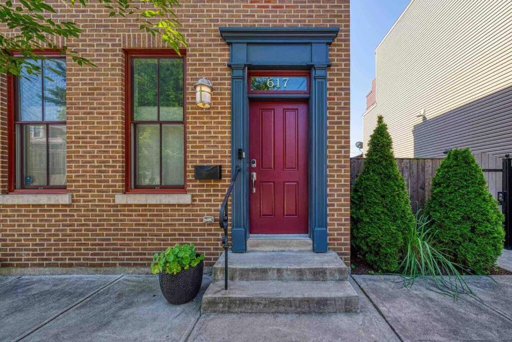 4 Bedroom 3 Bath Sleeps 10 Pet Friendly Private Backyard, 2 Car Garage, City Views, Close To All Stadiums And Casino ピッツバーグ エクステリア 写真
