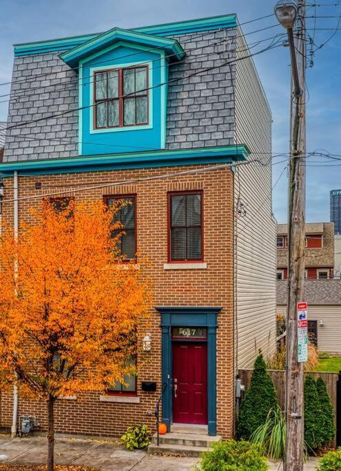 4 Bedroom 3 Bath Sleeps 10 Pet Friendly Private Backyard, 2 Car Garage, City Views, Close To All Stadiums And Casino ピッツバーグ エクステリア 写真