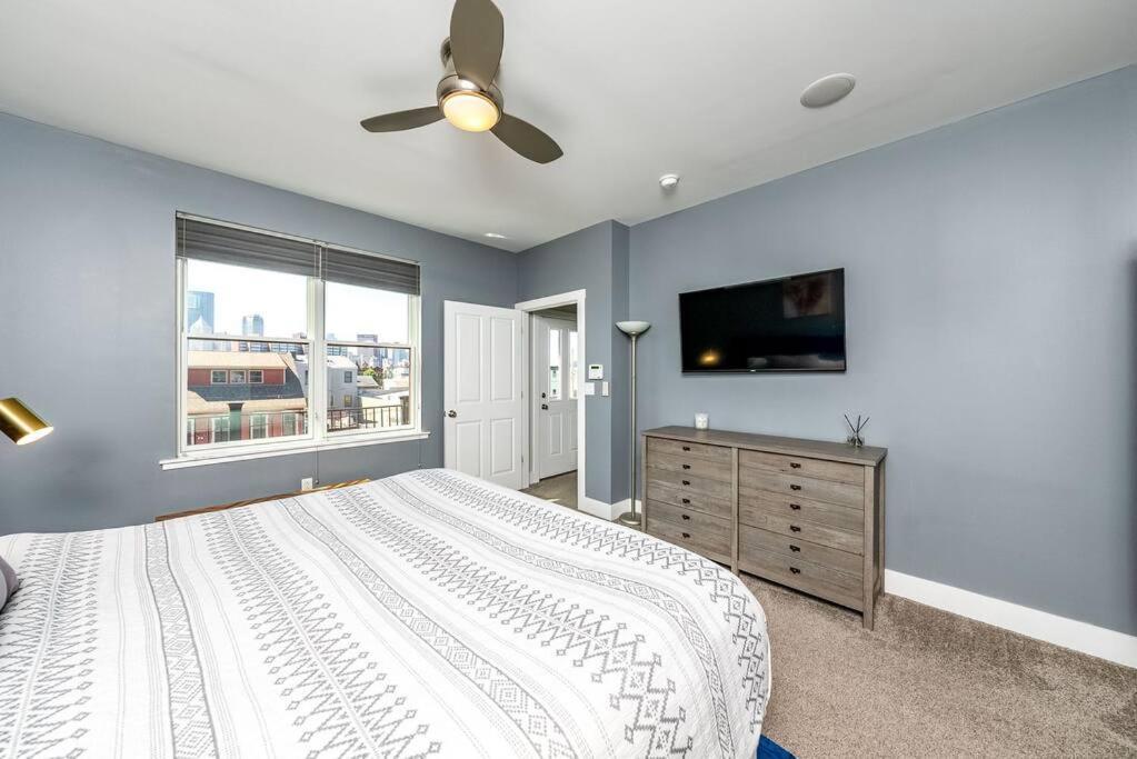 4 Bedroom 3 Bath Sleeps 10 Pet Friendly Private Backyard, 2 Car Garage, City Views, Close To All Stadiums And Casino ピッツバーグ エクステリア 写真