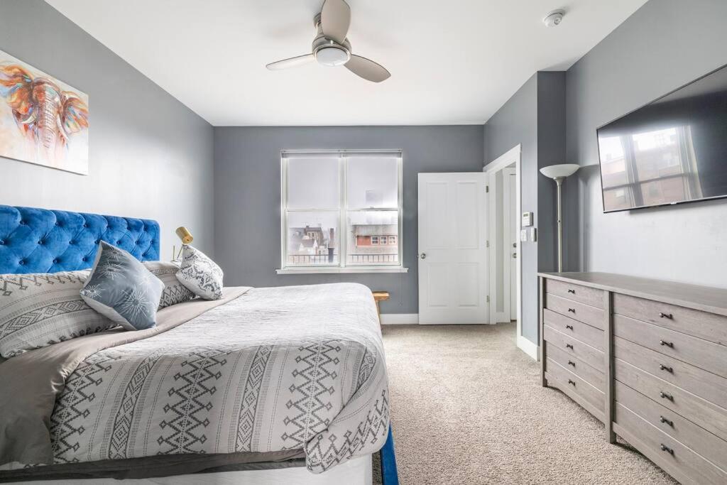 4 Bedroom 3 Bath Sleeps 10 Pet Friendly Private Backyard, 2 Car Garage, City Views, Close To All Stadiums And Casino ピッツバーグ エクステリア 写真