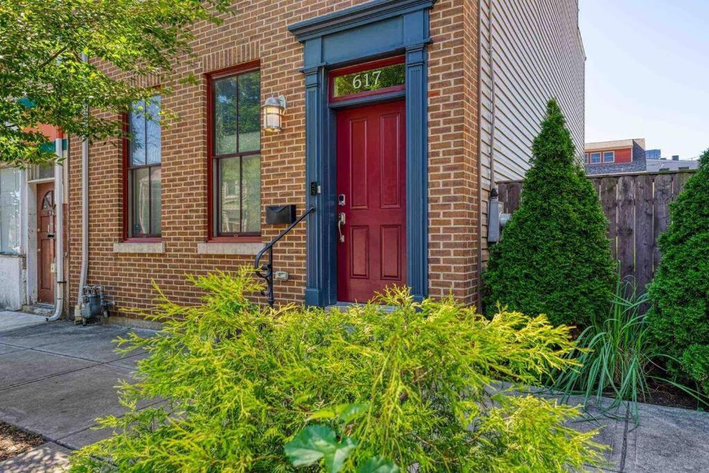 4 Bedroom 3 Bath Sleeps 10 Pet Friendly Private Backyard, 2 Car Garage, City Views, Close To All Stadiums And Casino ピッツバーグ エクステリア 写真