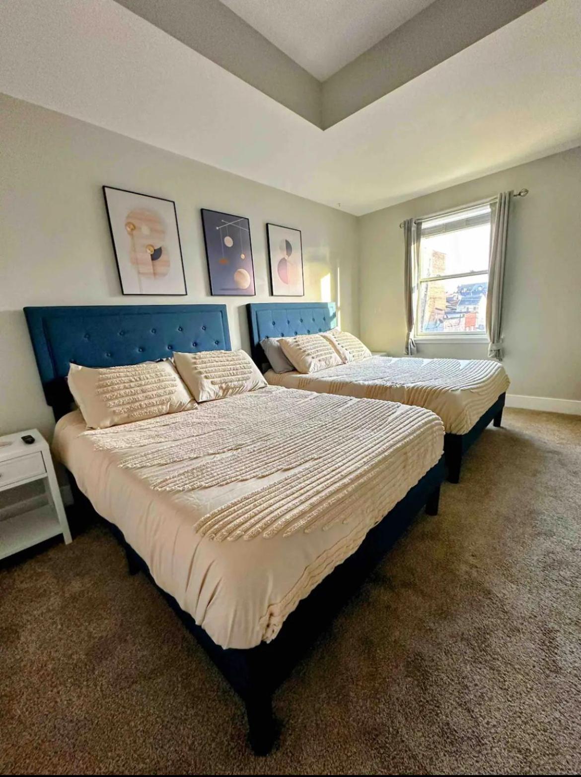 4 Bedroom 3 Bath Sleeps 10 Pet Friendly Private Backyard, 2 Car Garage, City Views, Close To All Stadiums And Casino ピッツバーグ エクステリア 写真